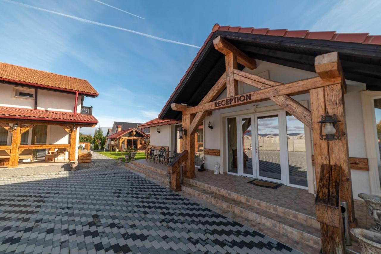 Boutique Vila Cristian  Buitenkant foto