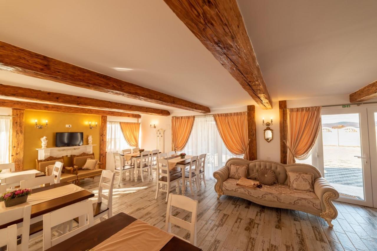 Boutique Vila Cristian  Buitenkant foto